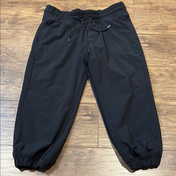 Ivivva double lined cropped soft casual jogger style capris - Picture 1 of 10